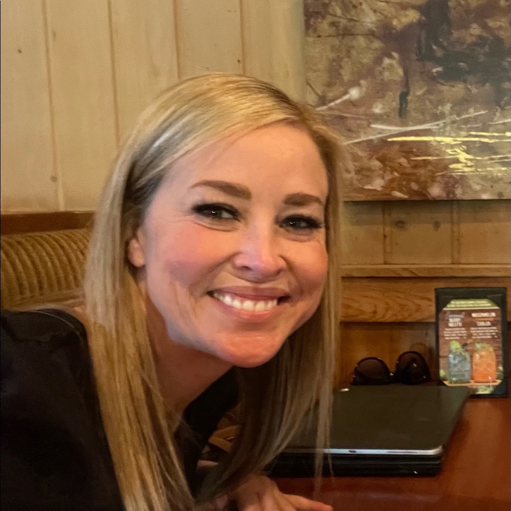 Meet your Posher, Jennifer